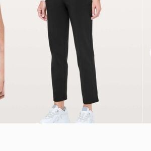 LULULEMON - On The Move Pants